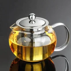 Plates u0026 More Küche & Esszimmer-Teekanne aus Borosilikatglas mit Edelstahl-Teesieb – hitzebeständige Teekanne