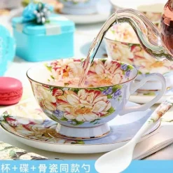 Plates u0026 More Küche & Esszimmer-Teeservice aus Bone China – 1000 ml Teekanne mit Tassen für den Nachmittagstee