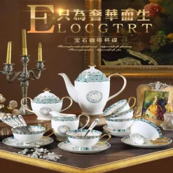 The Cozy Mug Küche & Esszimmer-Teeservice aus Bone China – Teekanne aus Porzellan mit blauen Punkten, Tassen, Milchkännchen, Zuckerdose