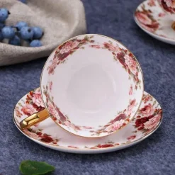 Feast u0026 Flair Küche & Esszimmer-Teeservice aus Bone China mit Blumenmuster – Elegante 200-ml-Tasse mit Untertasse und Löffel