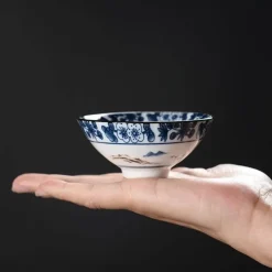 Plates u0026 More Küche & Esszimmer-Teetasse aus Keramik – Sake-Tasse aus blau-weißem Porzellan