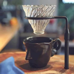 Tom Küche & Esszimmer-Teetassen-Set aus Keramik mit küssenden Paaren – romantisches Geschenk für Paare mit Untertasse und Löffel