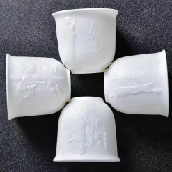 Plates u0026 More Küche & Esszimmer-Teetassen-Set aus Knochenporzellan mit Ziegenmotiv – süße Keramiktassen mit Fat-Jade-Design