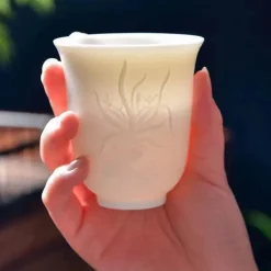 Plates u0026 More Küche & Esszimmer-Teetassen-Set aus Knochenporzellan mit Ziegenmotiv – süße Keramiktassen mit Fat-Jade-Design