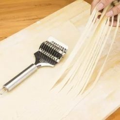 The Culinary Kit Küche & Esszimmer-Teigschneider aus Edelstahl, Nudelmaschine – Küchenwerkzeug