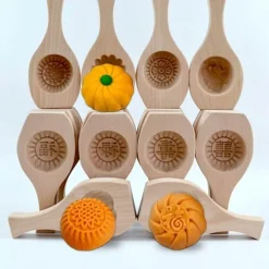 The Culinary Kit Küche & Esszimmer-Teigtaschenformer aus Holz – Mondförmige Form für selbstgemachte Teigtaschen