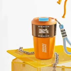 The Outdoor Vault Camping-Werkzeuge|Outdoor-Artikel-Thermosbecher aus Edelstahl mit digitalem Pixel-Design – intelligenter isolierter Reisebecher