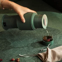 The Cozy Mug Küche & Esszimmer-Tragbarer elektrischer Reisewasserkocher - Faltbare Teekanne