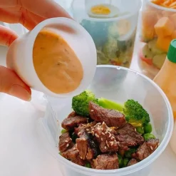 The Culinary Kit Küche & Esszimmer-Tragbarer Salatbecher – Mini-Salatbehälter mit Gabel