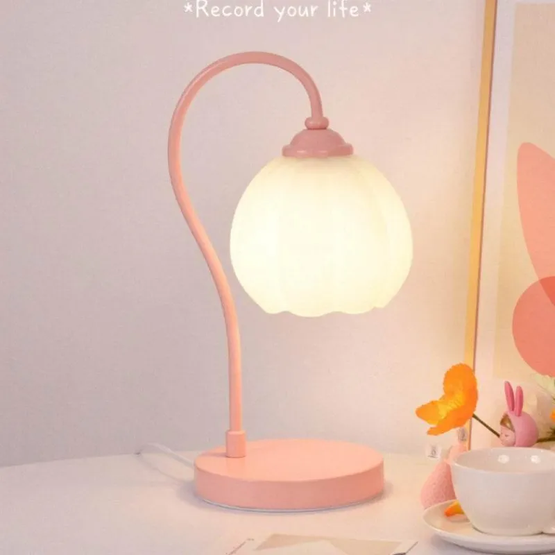 Illuminate Home Beleuchtung-Tulpen-Tischlampe – Dekorative Blumenbeleuchtung