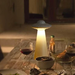 The Gilded Nest Beleuchtung-UFO-inspirierte wiederaufladbare LED-Schreibtischlampe