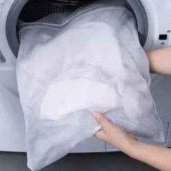 The Blissful Bath Badezimmer-Ultra-strapazierfähiger Wäschesack aus Netzstoff – Weißer Schuh- und Socken-Organizer