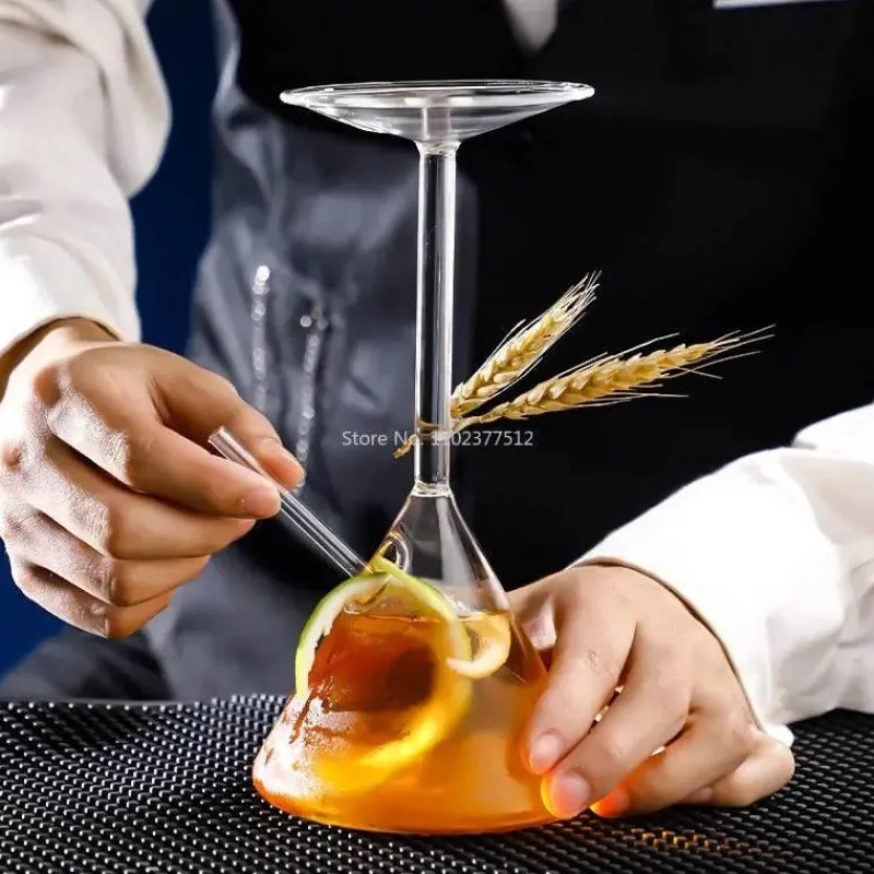 Plates u0026 More Küche & Esszimmer-Umgedrehte Martinigläser – Einzigartiges Cocktailglas