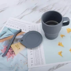 The Decor Haven Küche & Esszimmer-Umweltfreundlicher, wiederverwendbarer Reisebecher aus Silikon – faltbares Design