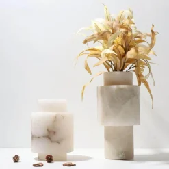 Flourish Vases Wohndeko-Vasen aus weißem Onyxmarmor – Elegante Wohndekor-Kollektion