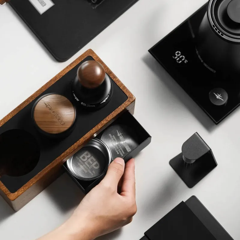 Space Savvy Küche & Esszimmer-Vintage Barista Tamper Station Aufbewahrungsbox - Kaffeezubehör