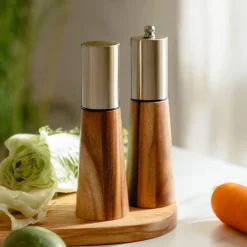 Decor Küche & Esszimmer-Vintage Pfeffermühle aus Holz – ein klassisches Küchenutensil