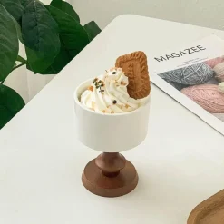 Plates u0026 More Küche & Esszimmer-Vintage-Dessertkelch aus Keramik – Schale mit Holzstiel, 220 ml