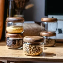 Plates u0026 More Küche & Esszimmer-Vorratsglas aus Glas mit Deckel aus Akazienholz – 300 ml Gewürzbehälter für trockene Lebensmittel