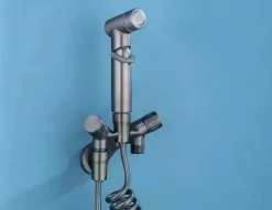 The Blissful Bath Badezimmer-Wall Mounted Bidet Faucet Spray - Elegant Bathroom Fixture