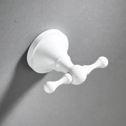 The Blissful Bath Badezimmer-Wandmontiertes Badezimmer-Zubehörhalter-Set – Organizer für Handtücher, Toilettenartikel und Accessoires