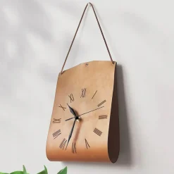 Victoria Queen Wohndeko-Wanduhr aus Leder – Stilvolles Zeitmesser für die Heimdekoration