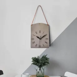 Victoria Queen Wohndeko-Wanduhr aus Leder – Stilvolles Zeitmesser für die Heimdekoration