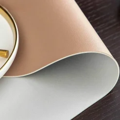 Timeless Touch Wohndeko|Küche & Esszimmer-Wasserdichte Tischschutzmatte aus Leder – nordisches minimalistisches Design