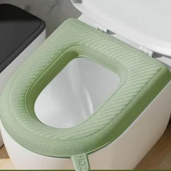 Tranquil Waters Badezimmer-Wasserdichter, weicher Toilettensitzbezug – Easy Lifter Cushion