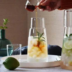 Plates u0026 More Küche & Esszimmer-Wasserkaraffe-Set aus klarem Glas mit Tasse – Trinkgeschirr fürs Bett