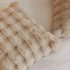 Cozy Cushions Bettzeug-Weicher Kissenbezug aus Plüsch mit Wolkenmotiv, gemütliches Dekokissen für Zuhause