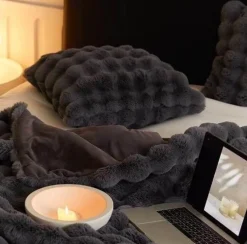 Cozy Cushions Bettzeug-Weiches Dekokissen aus Kunstfell - Genevieve Kissen