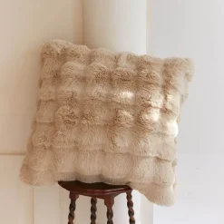 Cozy Cushions Bettzeug-Weiches Dekokissen aus Kunstfell - Genevieve Kissen
