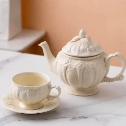 Plates u0026 More Küche & Esszimmer-Weißes Porzellan-Teeservice – Elegante englische Teetassen und Kaffeekanne