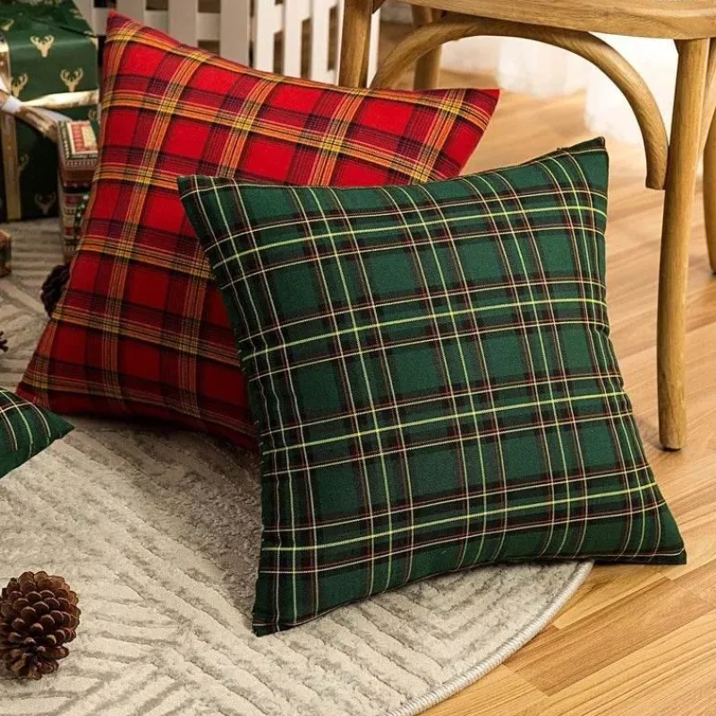Pillow Haven Bettzeug-Weihnachtlich karierte Kissenhülle - Grünes und rotes Kissen für die Heimdekoration