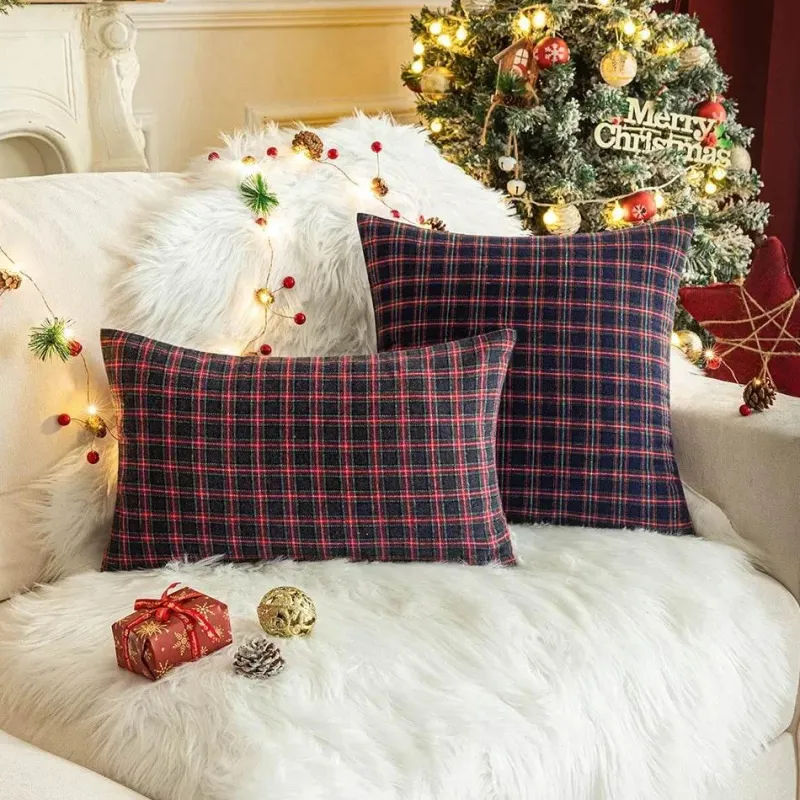 Pillow Haven Bettzeug-Weihnachtlich karierte Kissenhülle - Grünes und rotes Kissen für die Heimdekoration