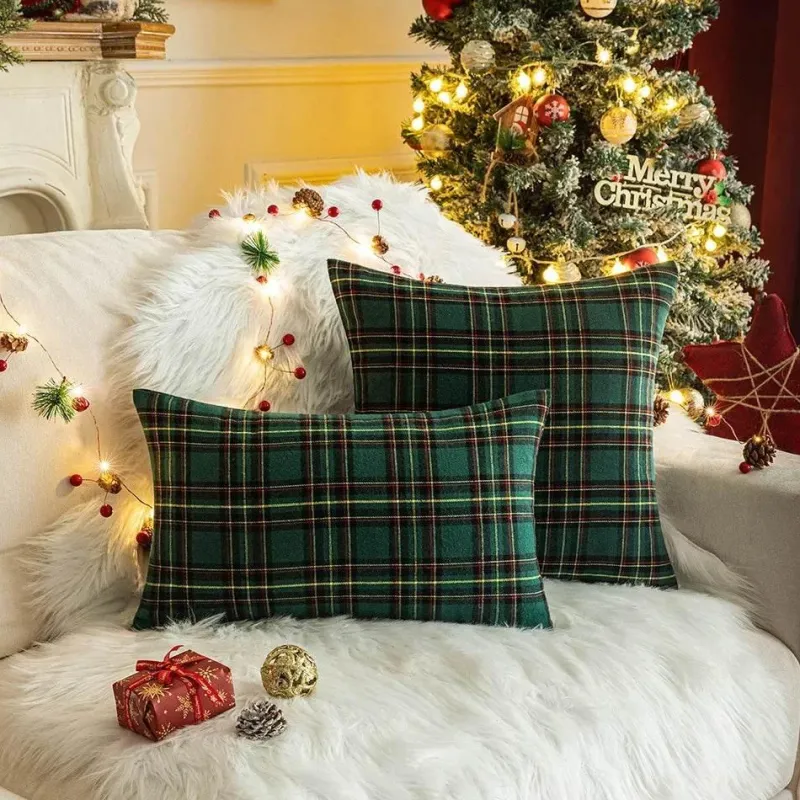Pillow Haven Bettzeug-Weihnachtlich karierte Kissenhülle - Grünes und rotes Kissen für die Heimdekoration