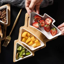 The Culinary Kit Küche & Esszimmer-Weihnachtsbaum-Keramikteller mit Bambusständer - Serviergeschirr für die Feiertage