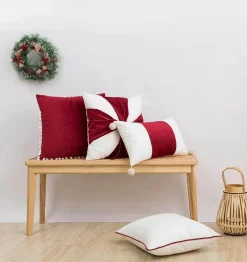 The Cushion Corner Bettzeug-Weihnachtskissenbezug aus Samt – Festliches Dekor mit roter Schleife