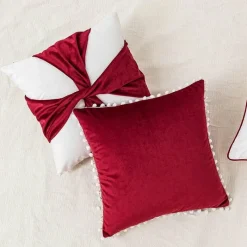 The Cushion Corner Bettzeug-Weihnachtskissenbezug aus Samt – Festliches Dekor mit roter Schleife
