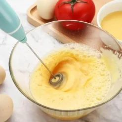 The Culinary Kit Küche & Esszimmer-Wiederaufladbarer Handrührer - Elektrischer Mixer mit 3 Geschwindigkeiten