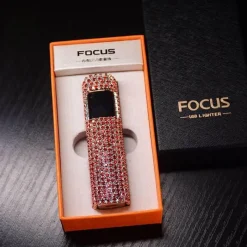 The Outdoor Vault Outdoor-Artikel|Heimwerkzeuge-Wiederaufladbares Feuerzeug mit Strasssteinen – funkelndes tragbares Feuerzeug