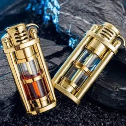 The Outdoor Vault Camping Im Freien|Outdoor-Artikel-Windfestes Kerosinfeuerzeug aus Metall – Transparentes Flammendesign