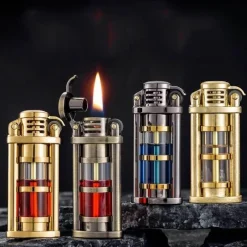 The Outdoor Vault Camping Im Freien|Outdoor-Artikel-Windfestes Kerosinfeuerzeug aus Metall – Transparentes Flammendesign