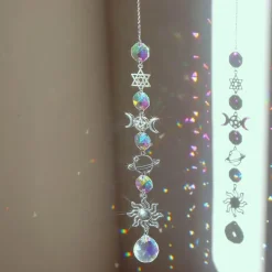 Nomad Gear Camping Im Freien|Outdoor & Garten-Windspiel und Sonnenfänger aus Kristall mit Mond-Design – Verträumte Heimdekoration