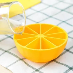 The Decor Haven Küche & Esszimmer-Zitronen-Eiswürfelform – 10-Mulden-Form für kreative Getränke